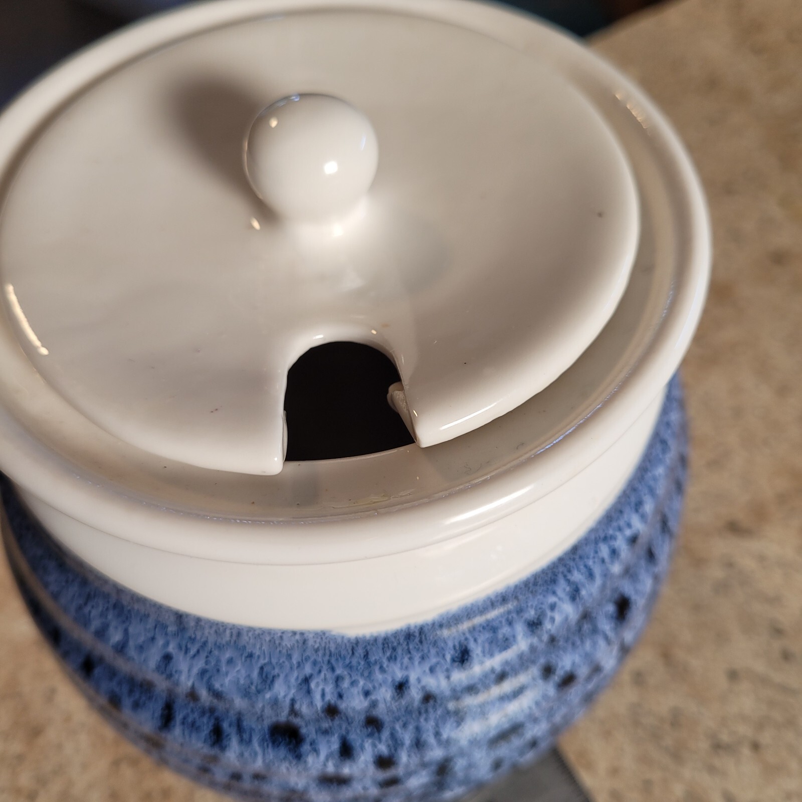 Pottery Vintage Crafted Pot Lidded w/ Ladle Opening Jar Blue and White 6″