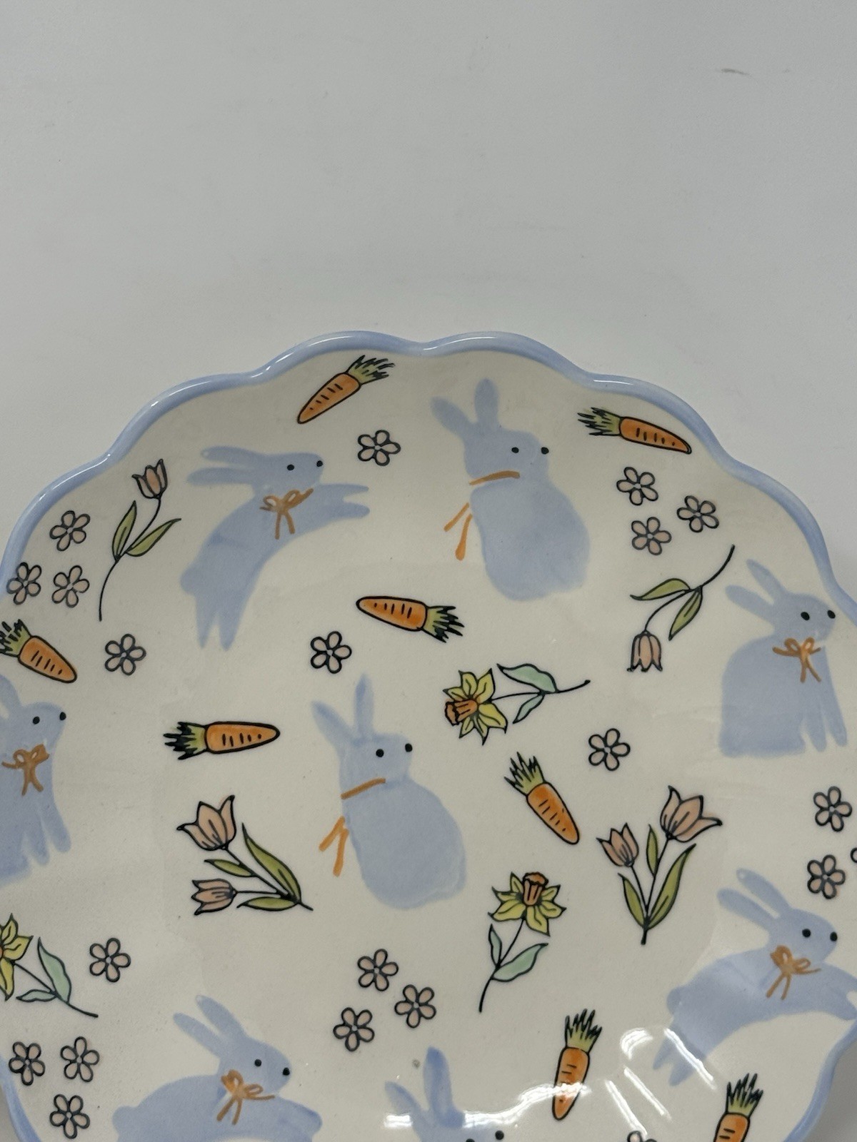 2 Potter’s Studio Blue Easter Bunny Floral Scalloped 8.5″ Pasta Bowls springtime