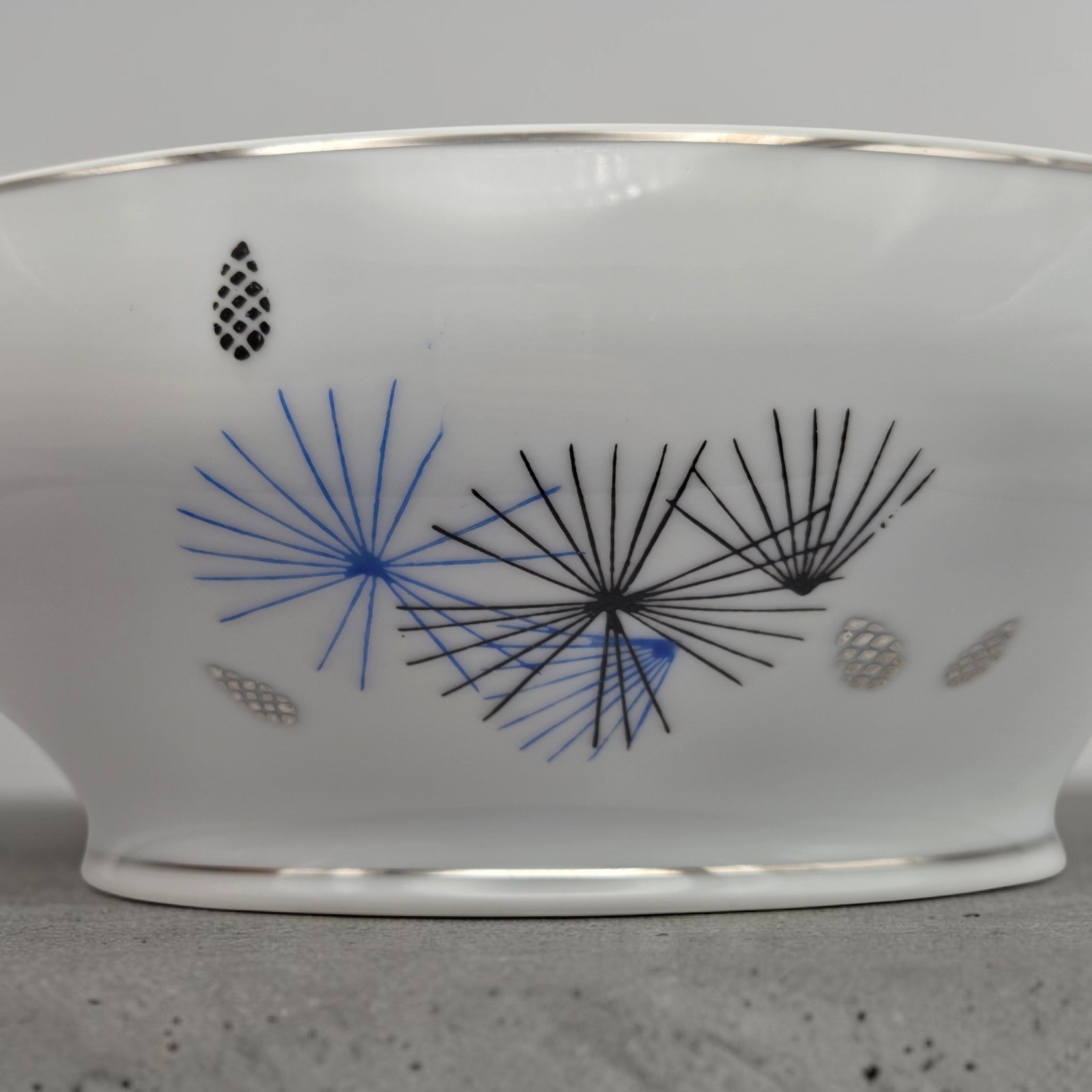 Imperial China Japan Colored Pine Cone Covered Casserole Dish MCM Starburst