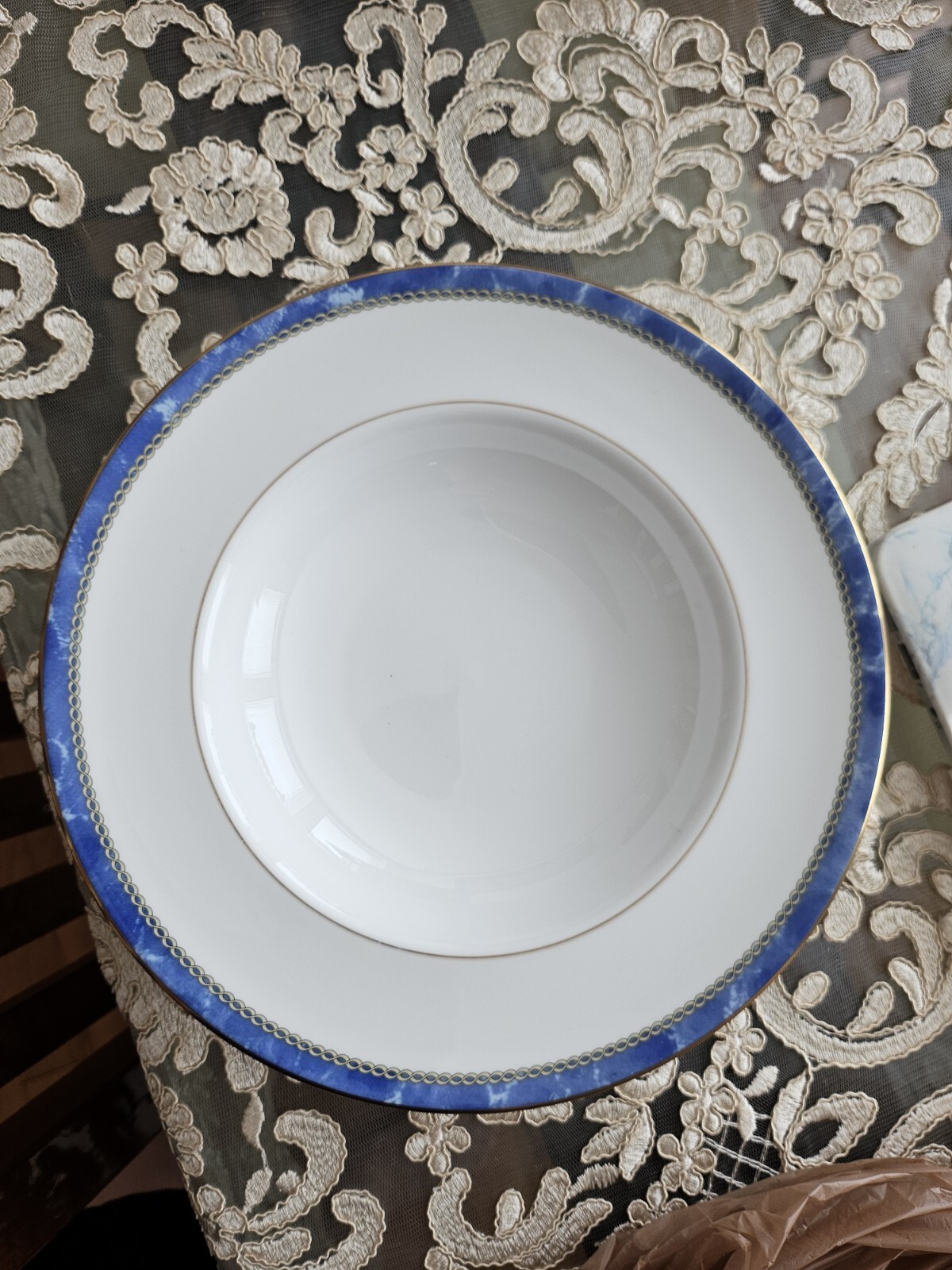 Set of 4 Royal Worcester MEDICI Blue Rimmed Soup bowl 9 1/8 inches
