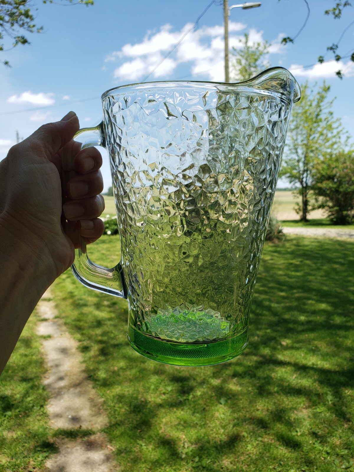 VINTAGE CRISA LARGE 8.75″ CLEAR LIME GREEN HAMMERED GLASS PITCHER SQUARE HANDLE