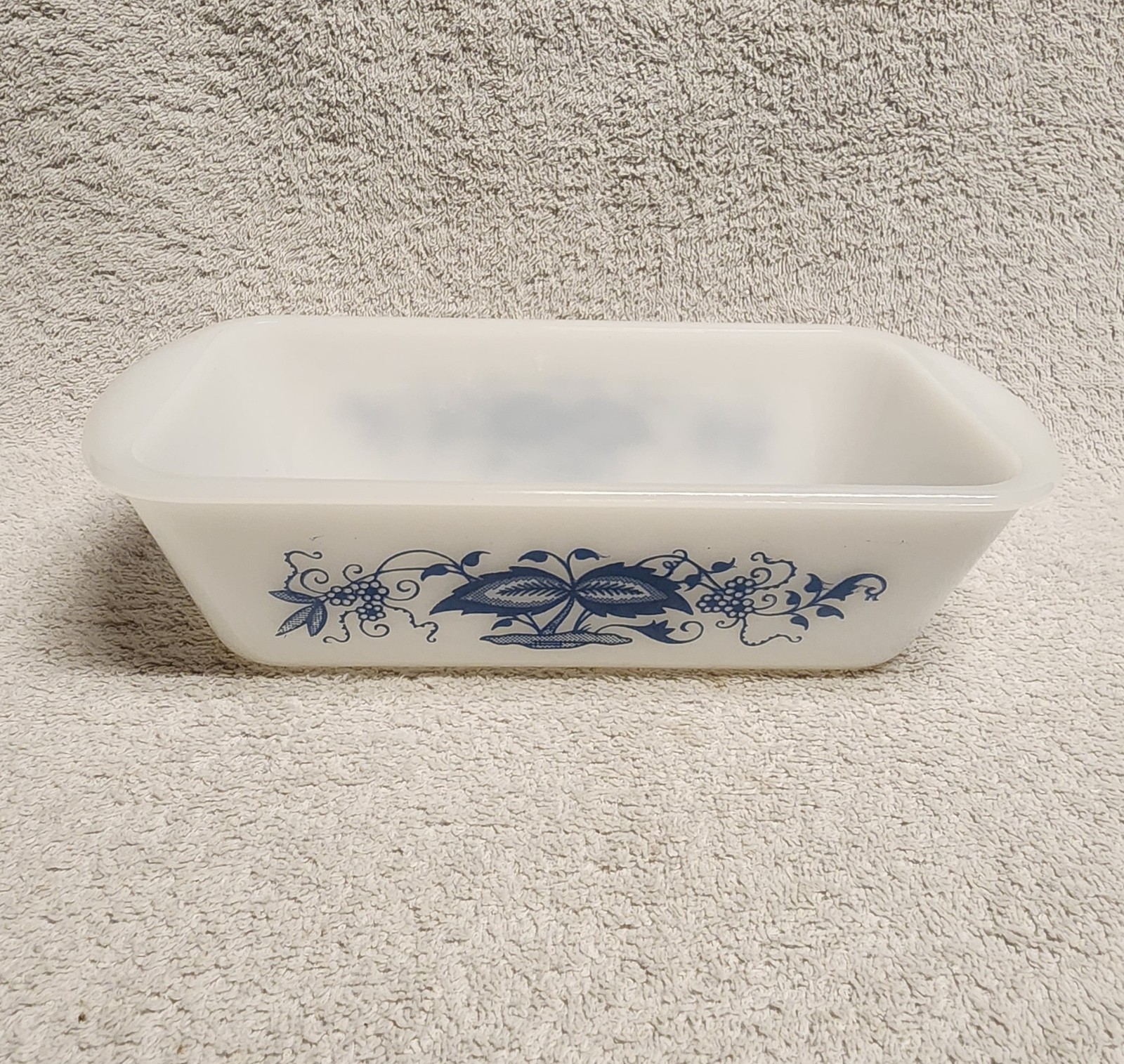 Vintage Glasbake Old Town Blue Onion 1.5 Quart Casserole Dish Loaf Pan J522