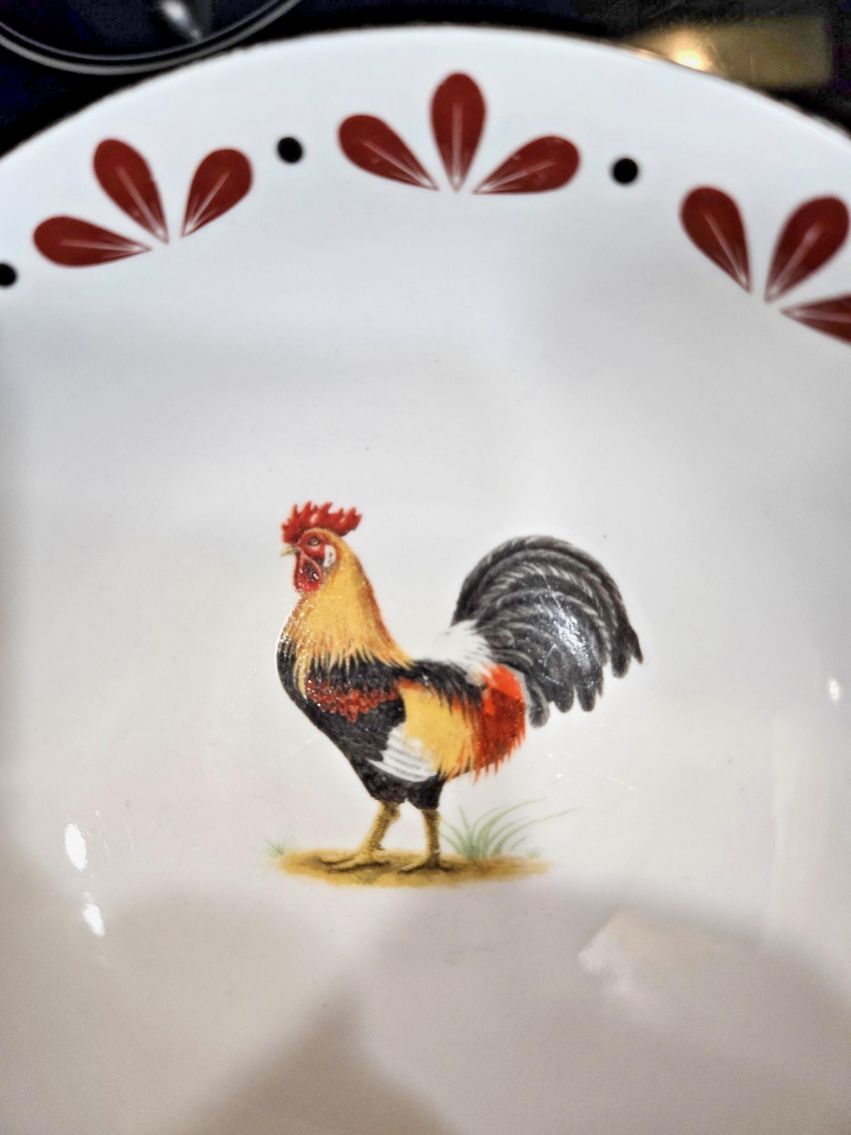 Todays Home Rooster Center, Brown Feathers on Rim (10 pcs.)