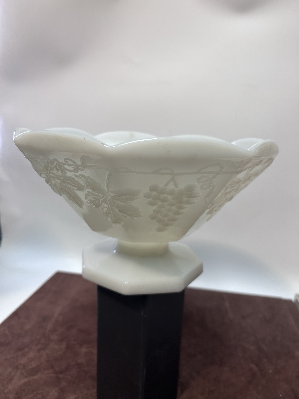 Vintage Anchor Hocking Harvest Grape Milk Glass Pedestal Fruit Bowl 9 Inch
