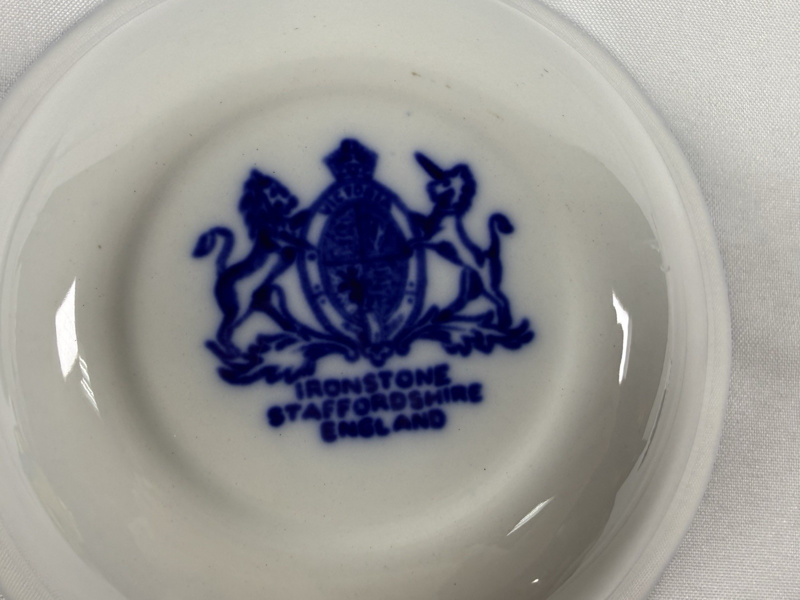 Vintage Victoria Ironstone Flow Blue Iris Bowl Staffordshire England Gilt 6.75″