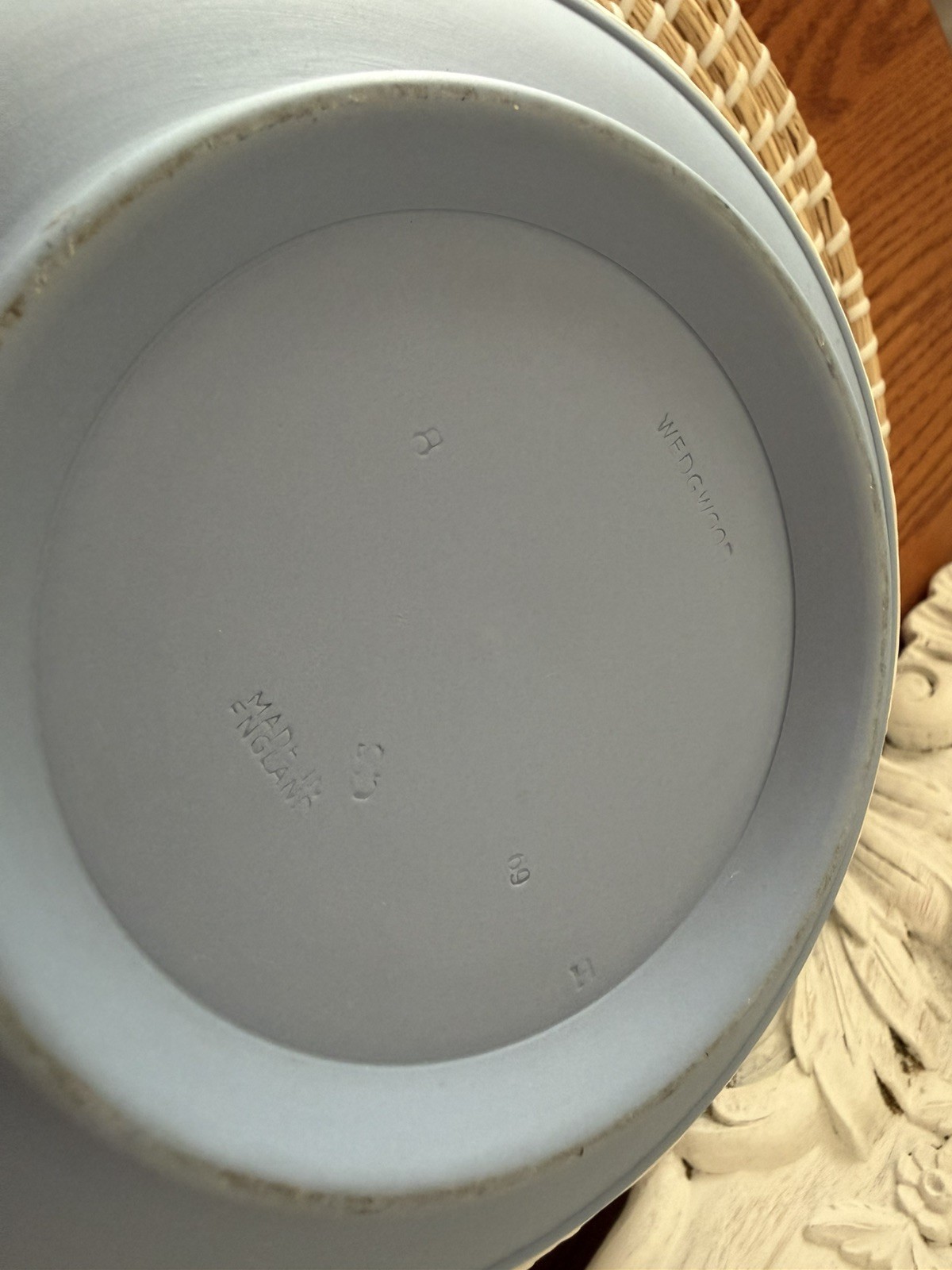 Vintage Wedgwood Blue Jasperware Neoclassical Sacrifice 8″ Bowl -Made in England