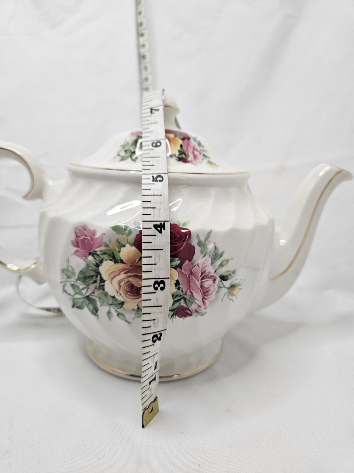 VINTAGE Windsor Bone China Swirled Pink Yellow Red Roses Teapot Made In ENGLAND