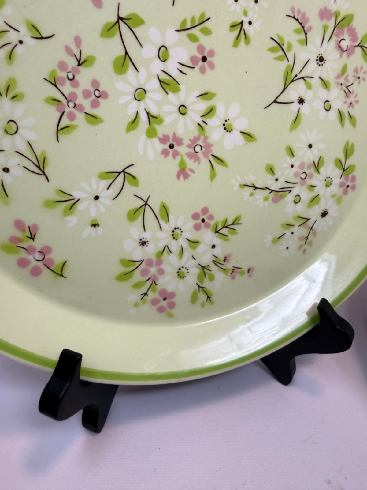 Mikasa Colormates Chinoise C44402 10 7/8″ Dinner Plates – Set of 5
