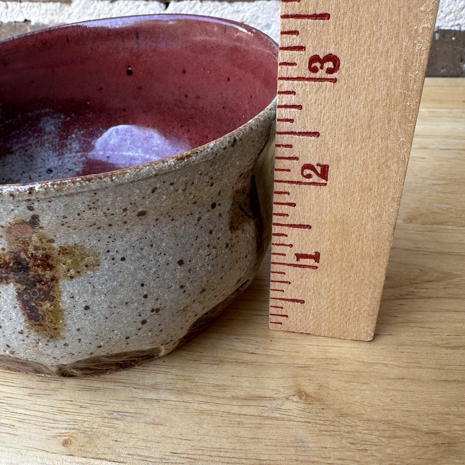 Empty Bowls Art Pottery Bowl 4.5×2.75 Inch Red Beige Cross Motif Speckled Signed