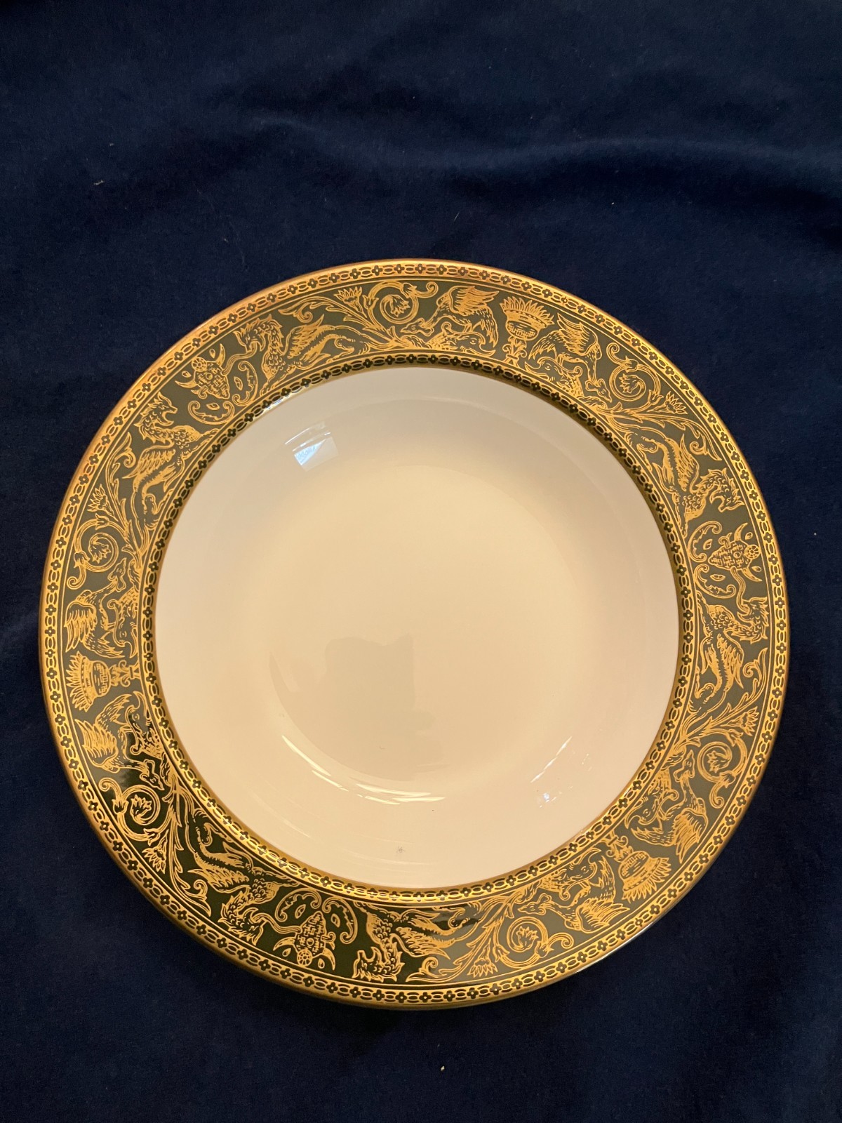 near mint Wedgwood bone china 8″ bowl Florentine pattern 4170, Arras dark green