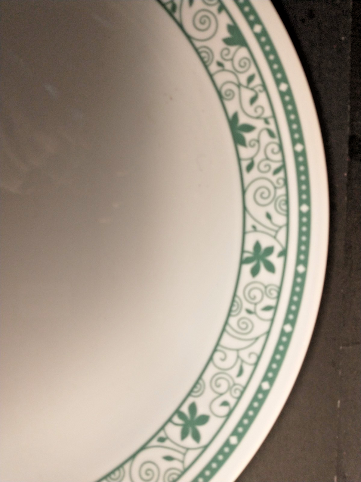 Corelle Green Winding Gate Dinner Plate 10.25″ wide