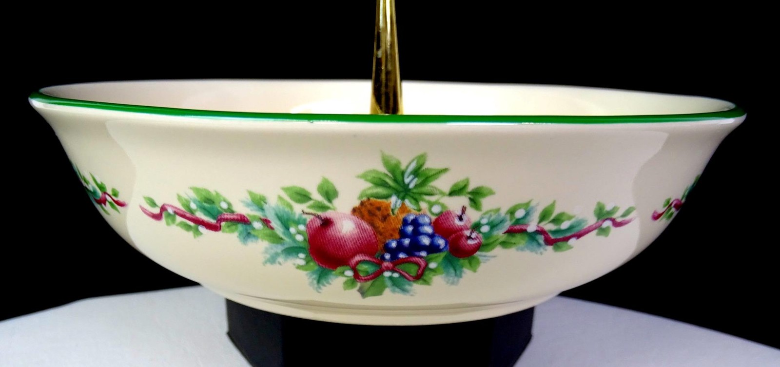 Pfaltzgraff Porcelain Holly Joy Center Handle 7 1/8″ Open Candy Dish 1994-1997