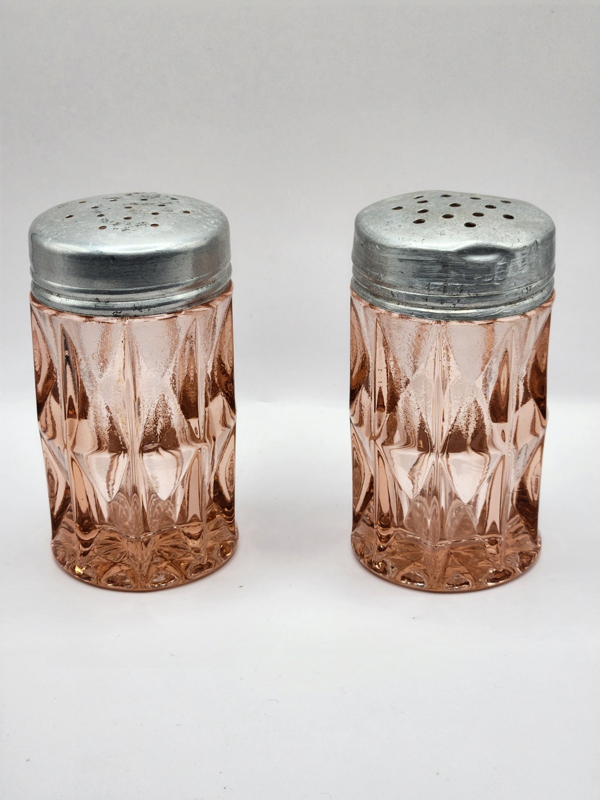 Windsor Diamond Pink Depression Glass Salt/Pepper Shakers Jeanette Glass
