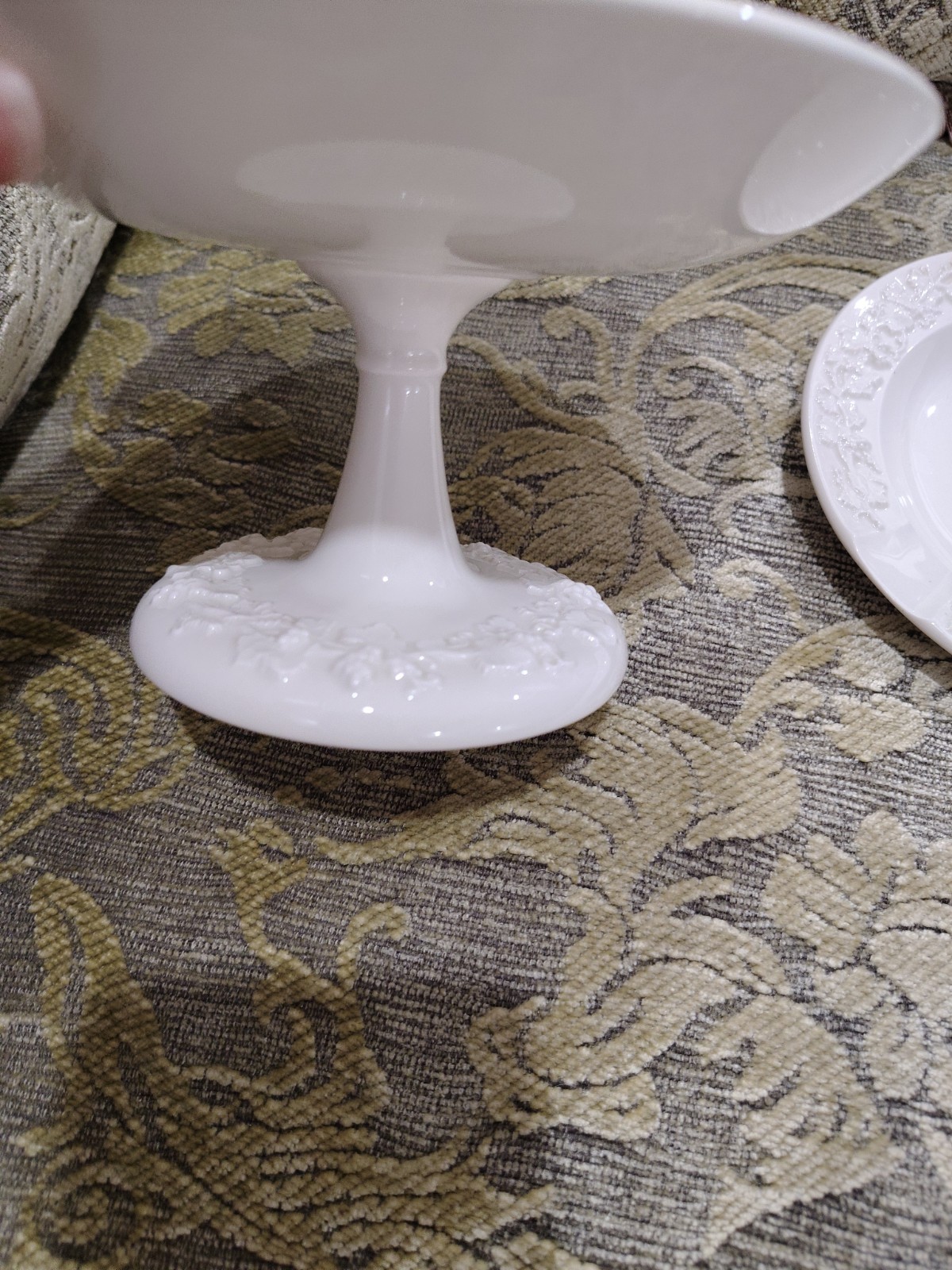 2 VTG Wedgwood Of Etruria Barlaston Queens Pedestal Compote Grapevine + Ashtray