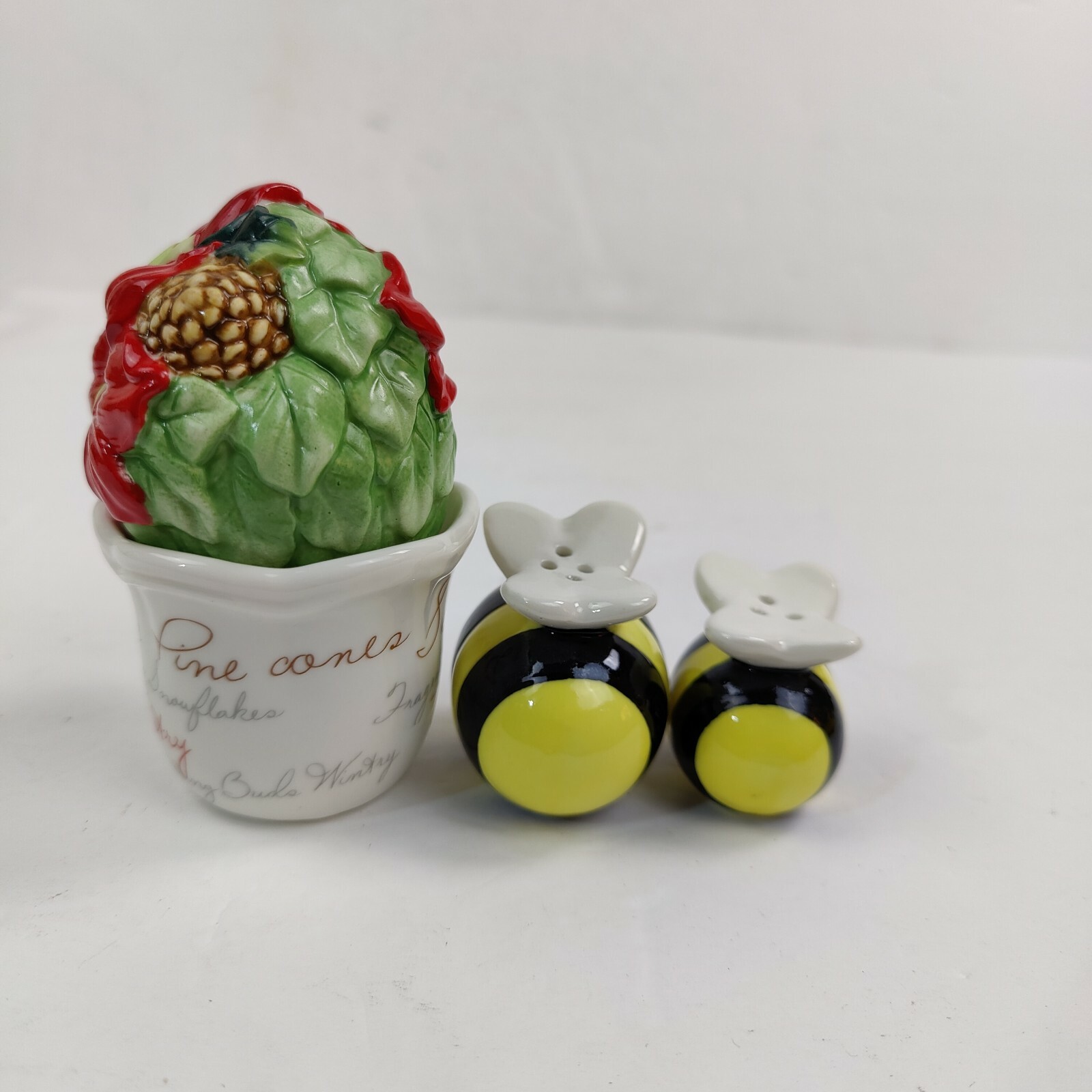 Lenox “Winter Meadow” Flower Pot SALT and PEPPER + Bees Couple Shakers Set