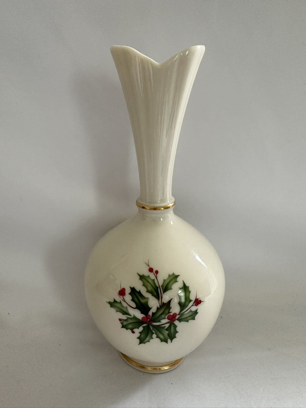 Lenox Holly Berry Fluted Round Bud Vase w/24kt Gold Trim 8” Holiday Christmas