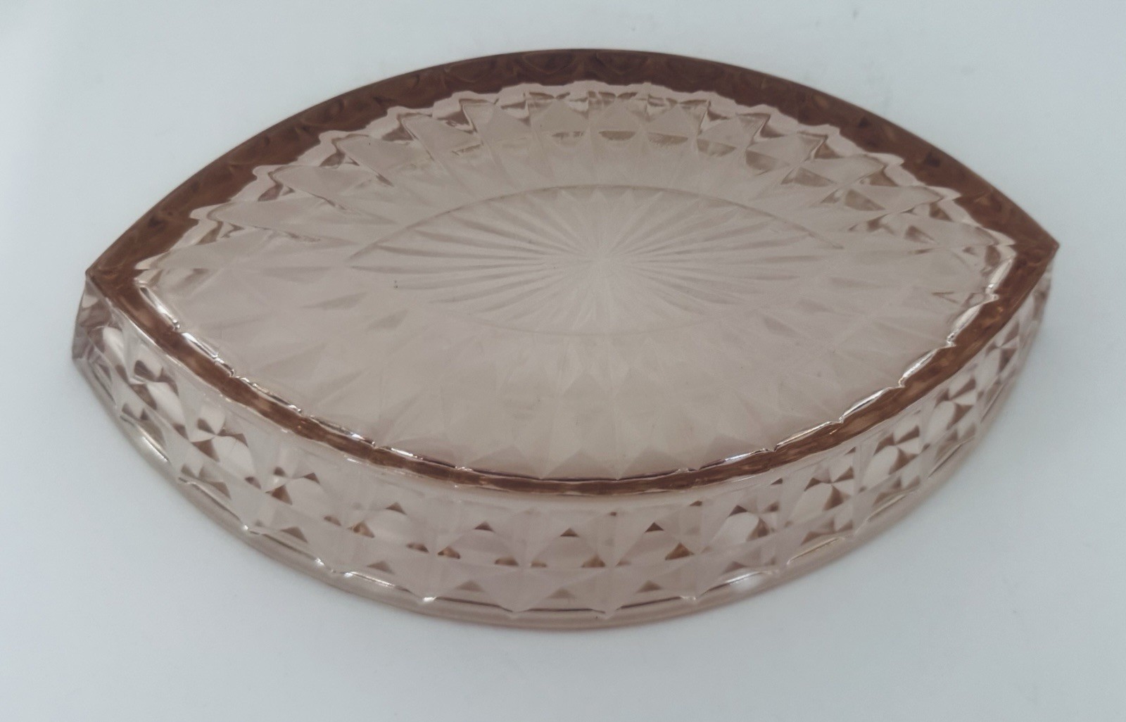Jeannette Glass Windsor Pink Depression Large Oblong Boat Shaped Bowl 11 3/4″