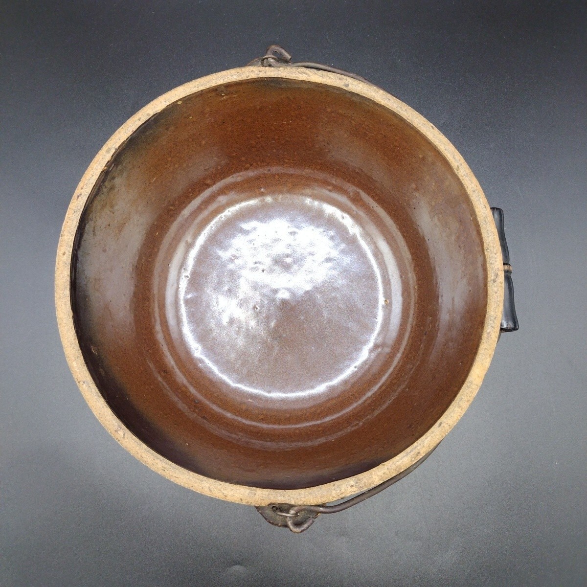 Antique Stoneware Salt Glaze8¾” Crock Mixing Bowl Wire Handle Metal Bottom Brown