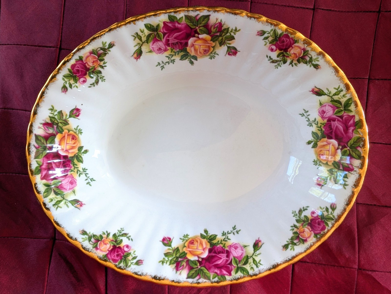 Perfect 1962 Royal Albert Old Country Roses 9″ Oval Vegetable Serving Bowl Dish