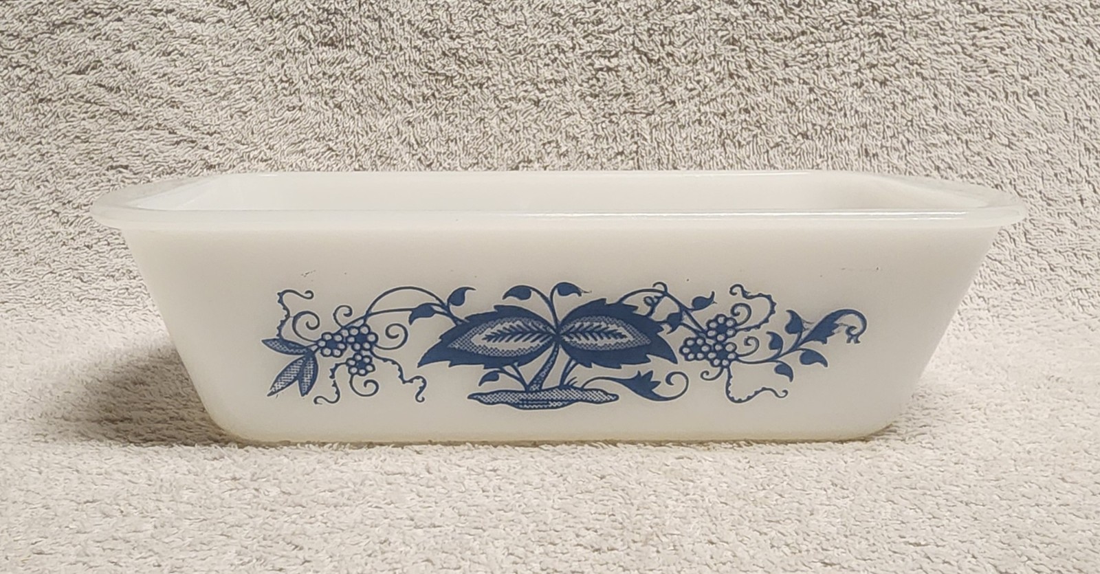Vintage Glasbake Old Town Blue Onion 1.5 Quart Casserole Dish Loaf Pan J522