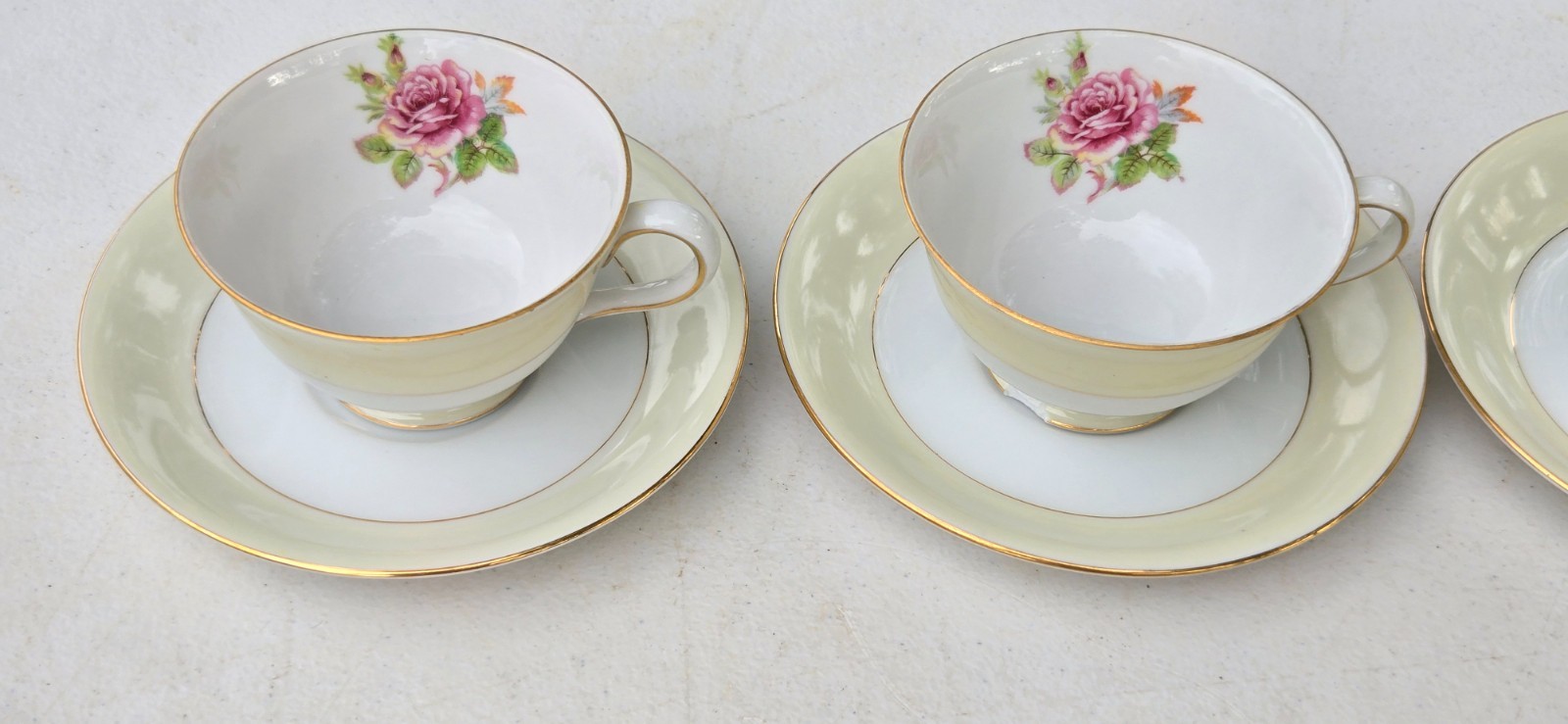 Fuji China Rosette Set of Four Cup W/Saucers Gold Rim Made in Occupied Japan b