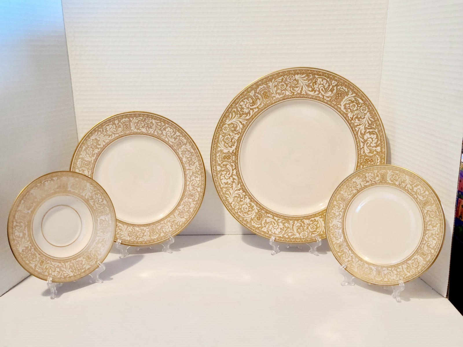 Franciscan Masterpiece China GOLD Renaissance Plates Gold Trim (READ DESC)