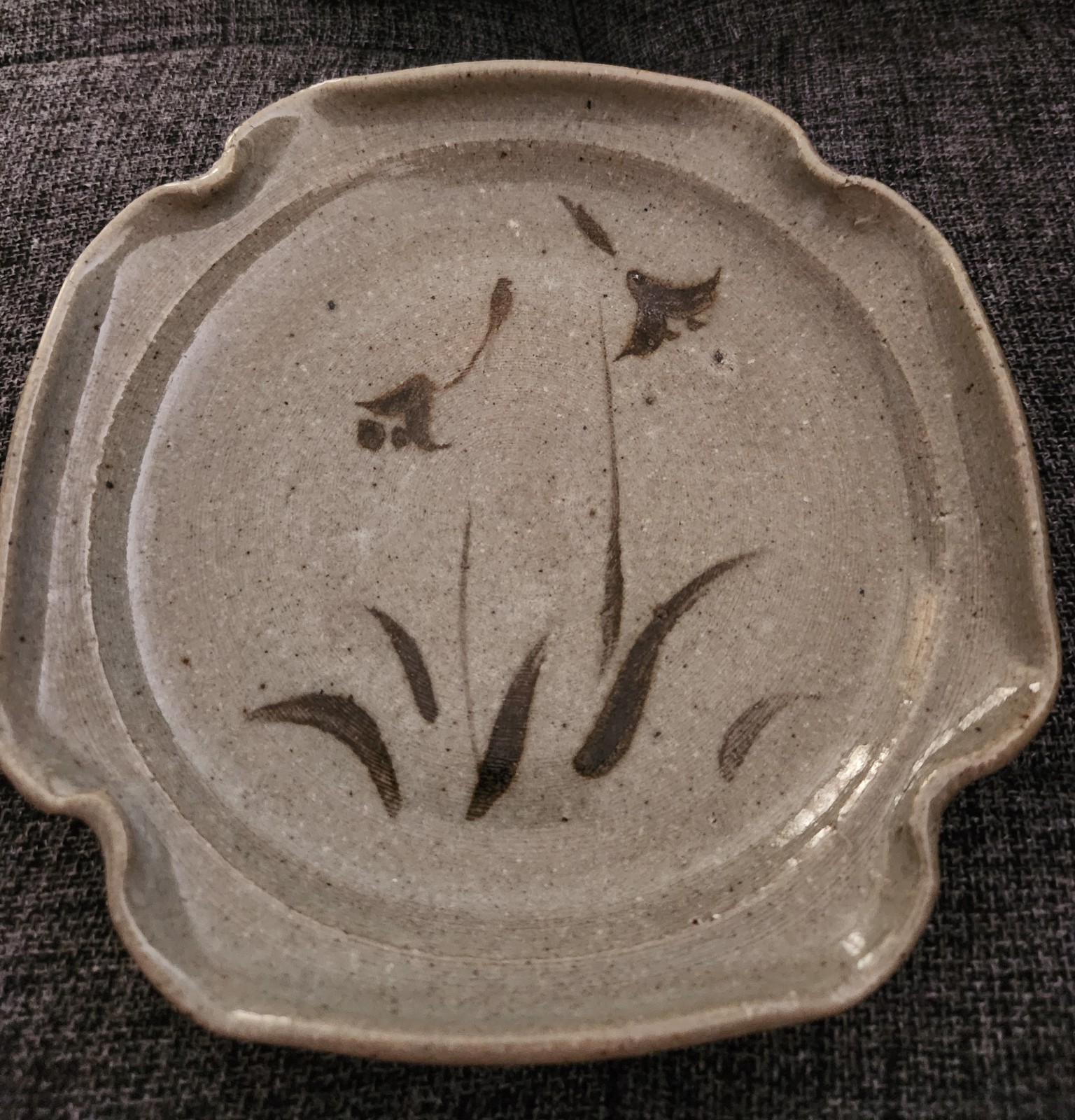 Hand-painted Stoneware Plate with Iris Motif & Scalloped Edge. Studio Pottery 8″