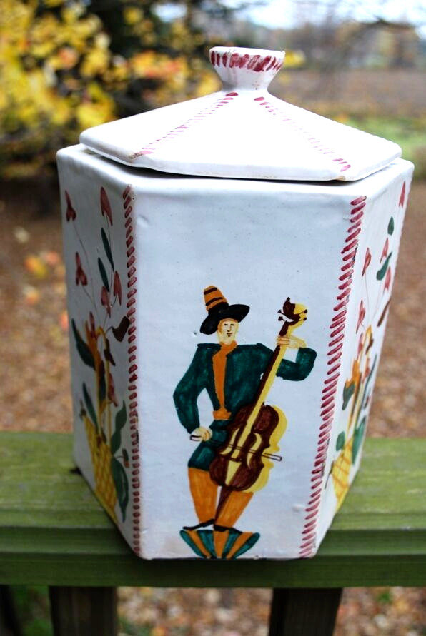 Vintage ITALY Hexagonal BISCUIT/ COOKIE JAR Hand Painted Art Pottery MUSICIANS