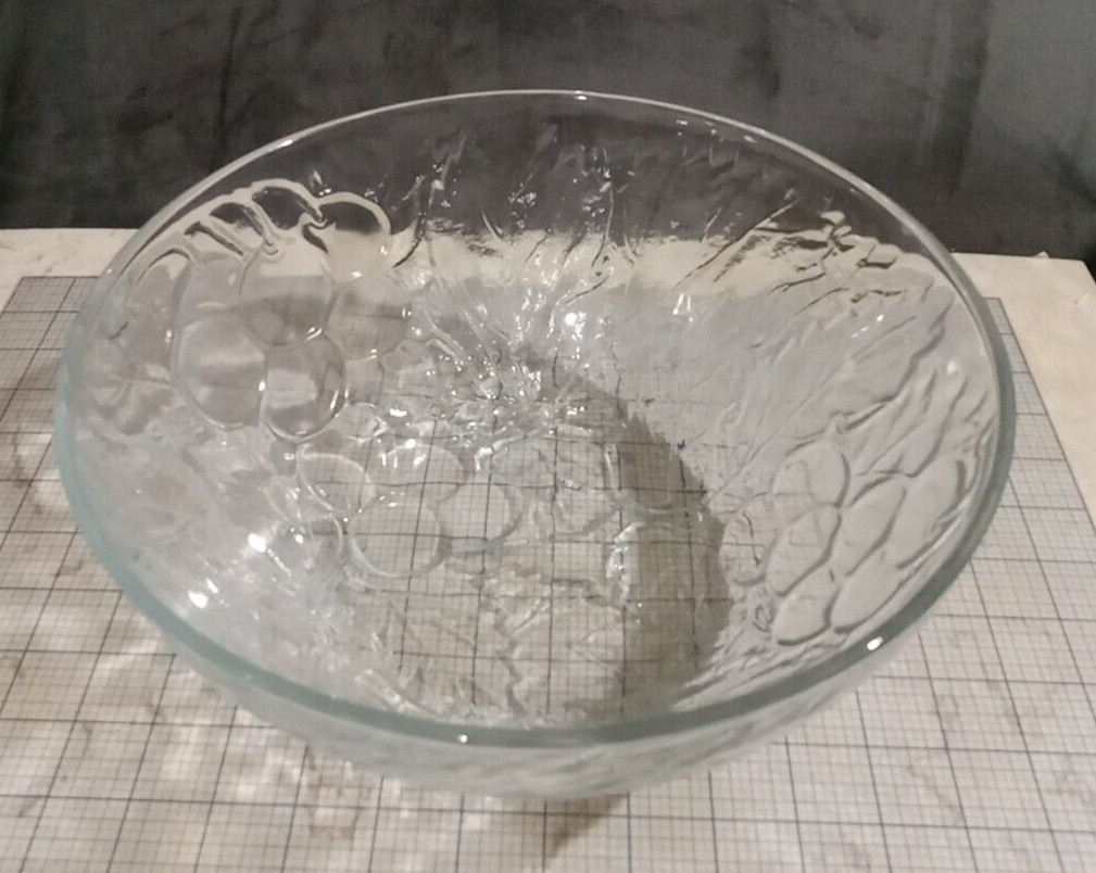 Clear Glass Fruit Bowl 10.5″ with Grape and Leaves Patterns Made in indonesia