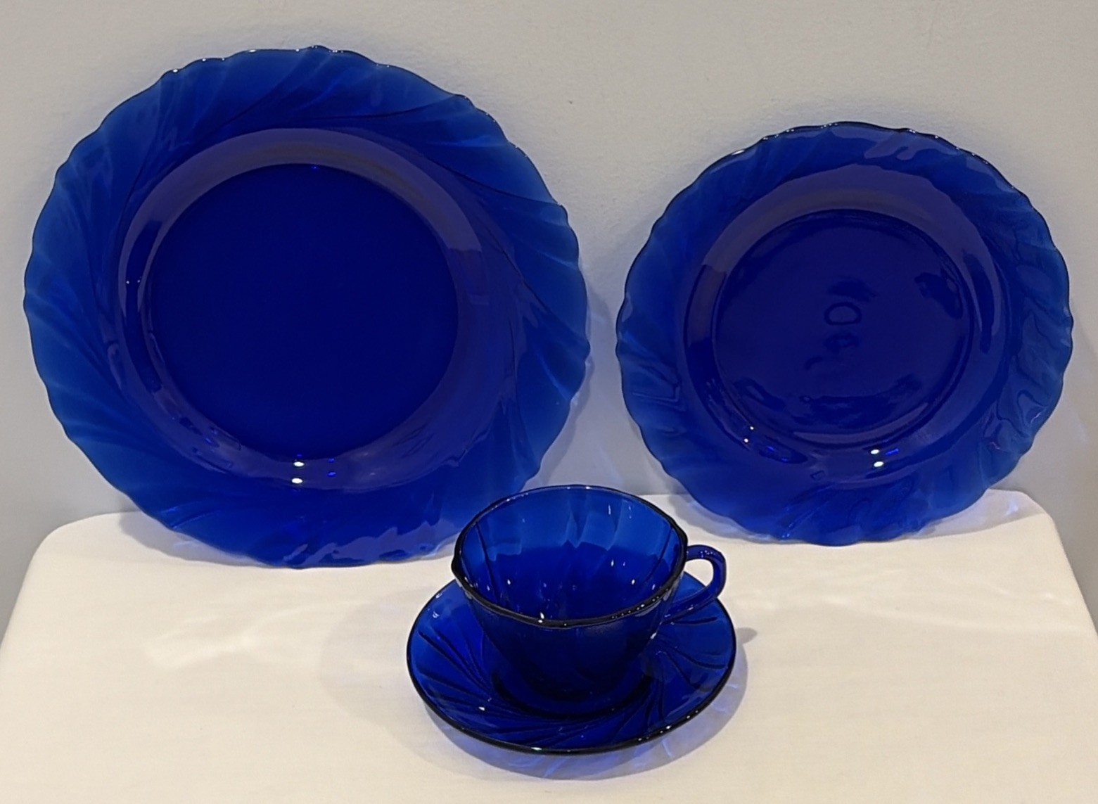 Vintage 4 Piece Place Setting Rivage Cobalt Blue by Duralex Swirl Design France