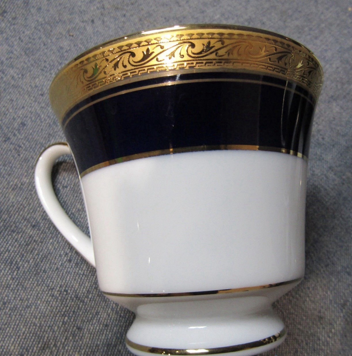 Noritake Legendary Crestwood Cobalt Gold 4171 Porcelain Cup Set of 10
