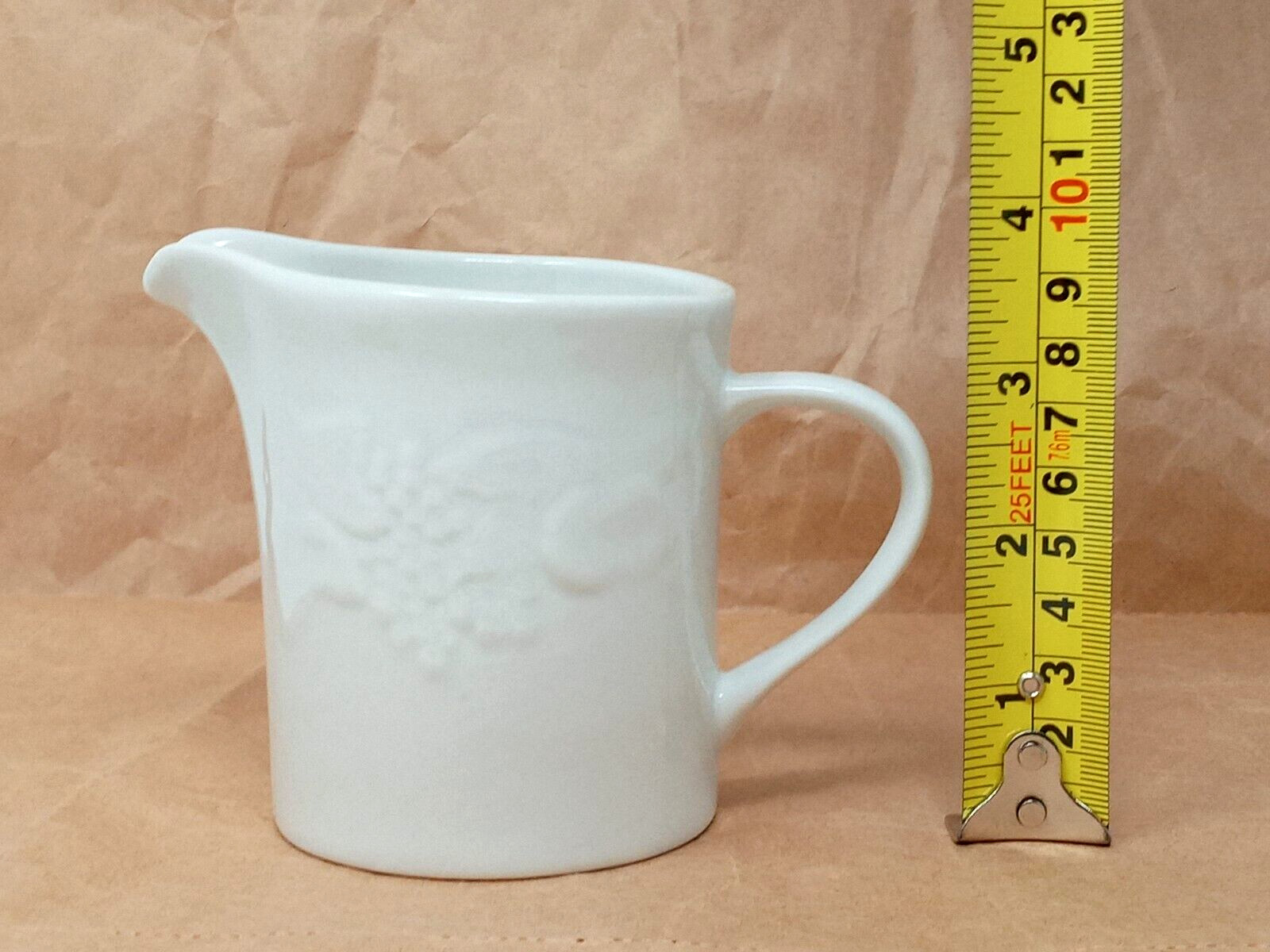 Lynn’s Stoneware Creamer White Ceramic w/ Embossed Fruits swan logo euc lynns