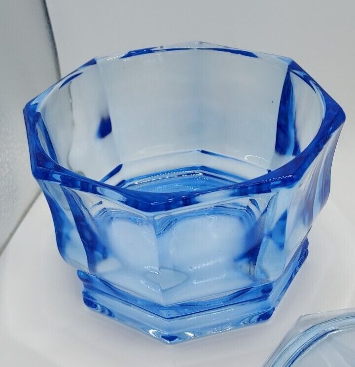 Vtg Fostoria Blue Glass Candy Dish / Sugar Bowl w/ Lid 5.25″ wide Hexagon Shaped
