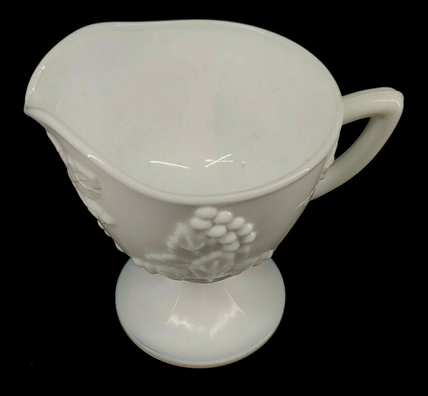 Colony Indiana White Milk Glass Harvest Grape Creamer Cream Pitcher mADI
