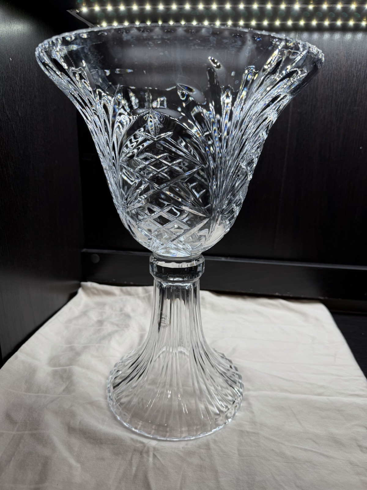 14″ TOWLE 24% Lead Crystal Footed Centerpiece Pedestal Bowl – Czech Republic