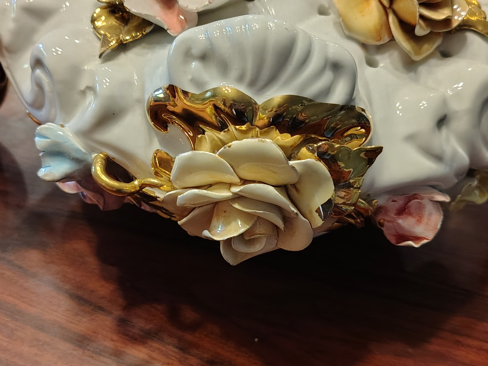 Capodimonte Style Centerpiece