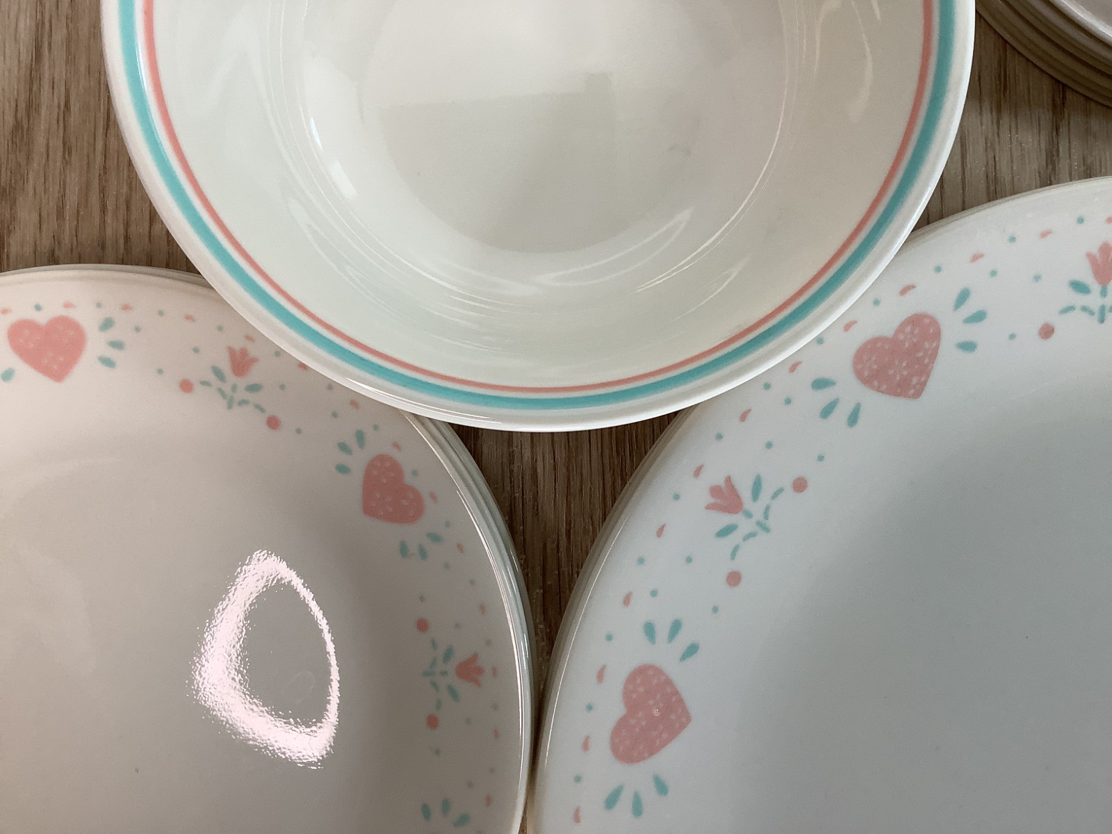 Corelle Forever Yours 18 Pc Dinnerware Set (Service for 4) PLUS 2 Extra Plates