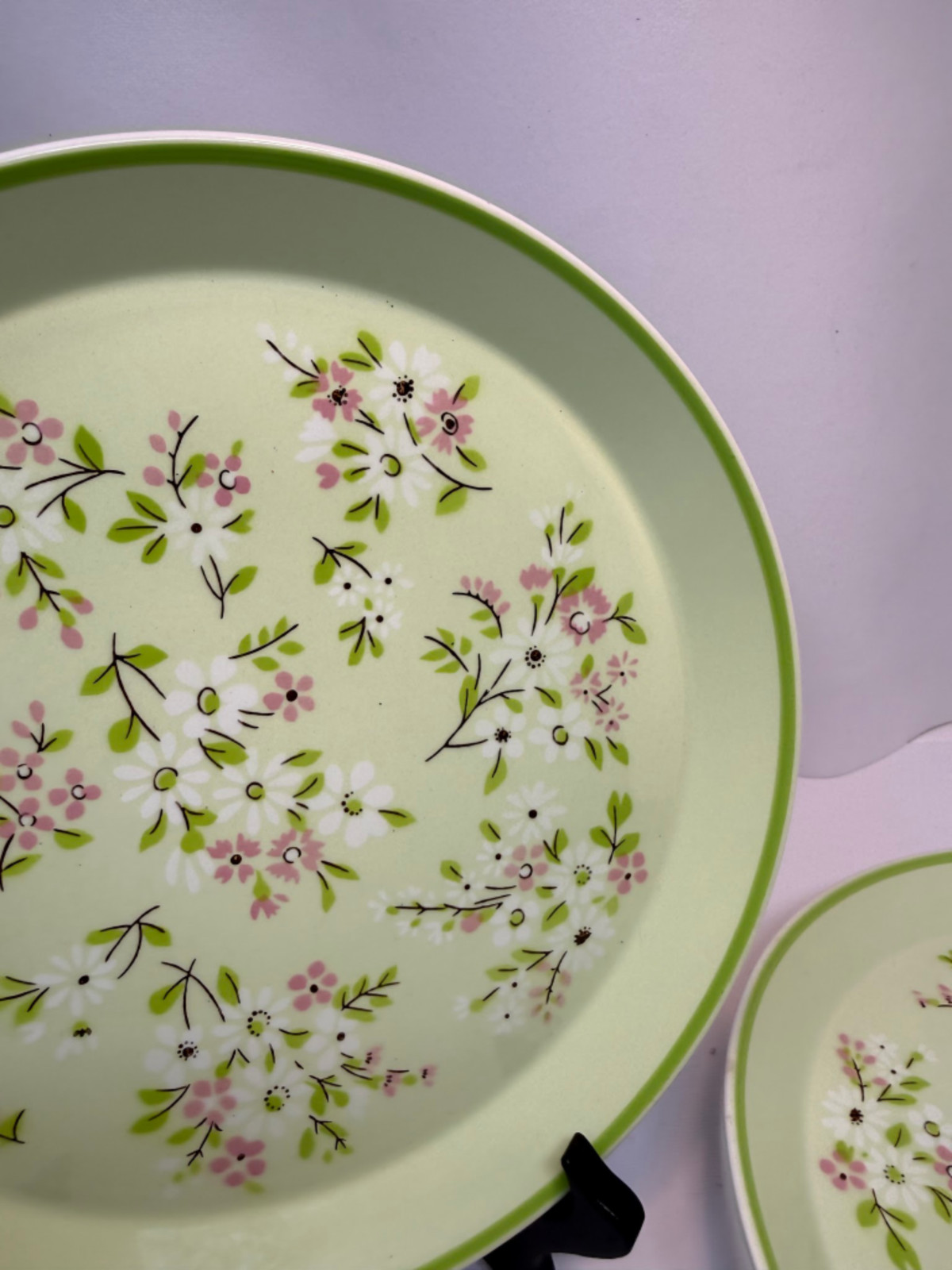 Mikasa Colormates Chinoise C44402 10 7/8″ Dinner Plates – Set of 5