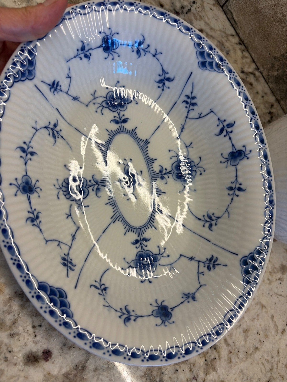 Vintage New LIPPER AND MANN BLUE FJORD OVAL SERVING Fluted BOWL 10 1/4″ x 7 7/8″