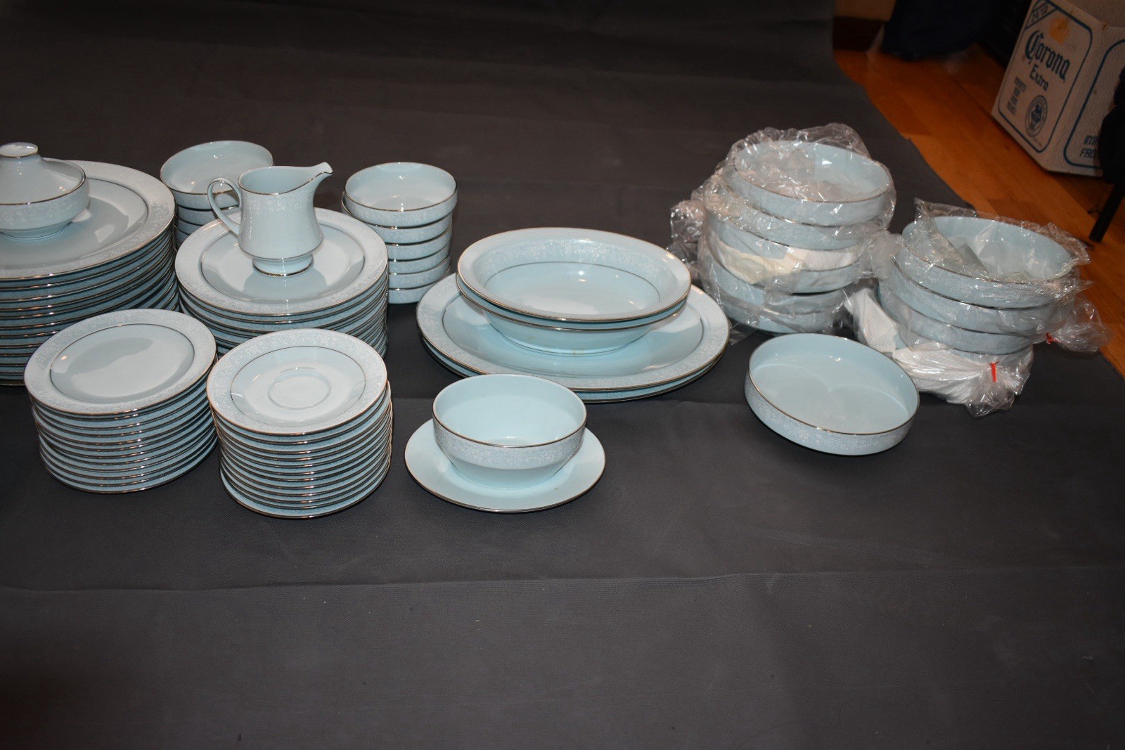 Noritake Fidelity 8003 W81 Porcelain Dinner Set Light Blue Service for 12, 91pc