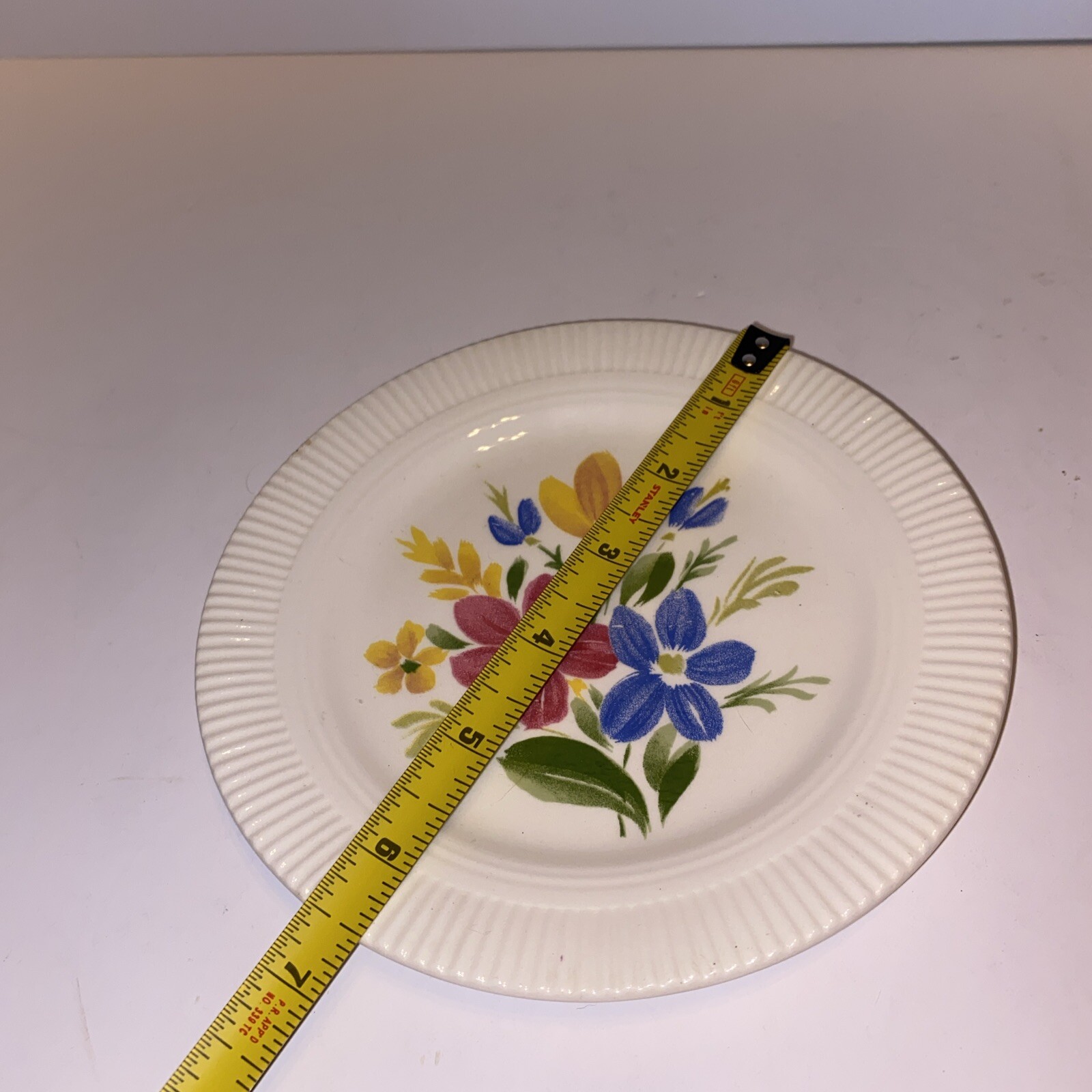 VINTAGE SALEM CHINA ‘VICTORY’ SHAPE “SUN VALLEY” 6.5″ BREAD PLATE SALEM, OHIO