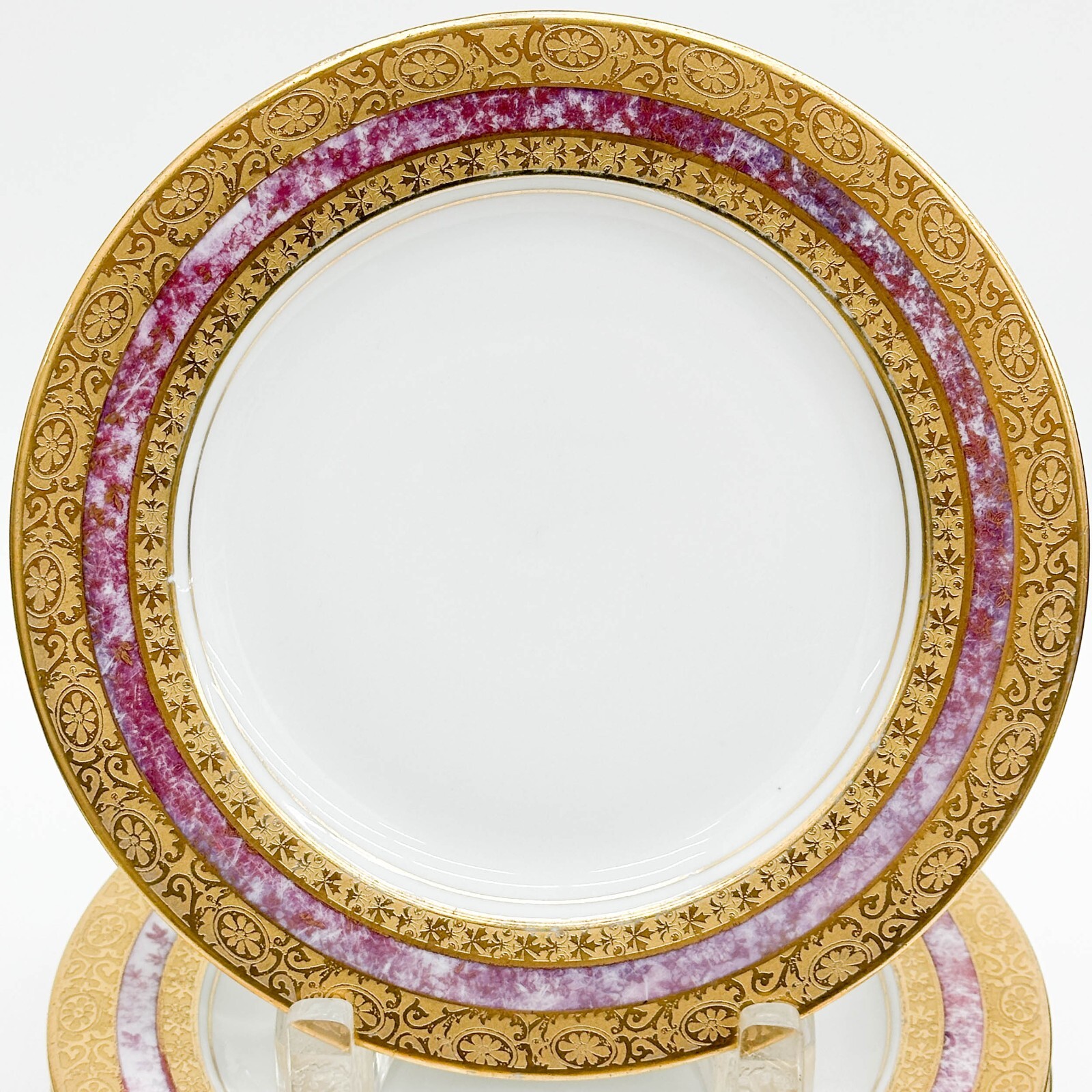 8 Hutschenreuther Selb Bavaria Gilt Porcelain 7.75 in Luncheon or Dessert Plates