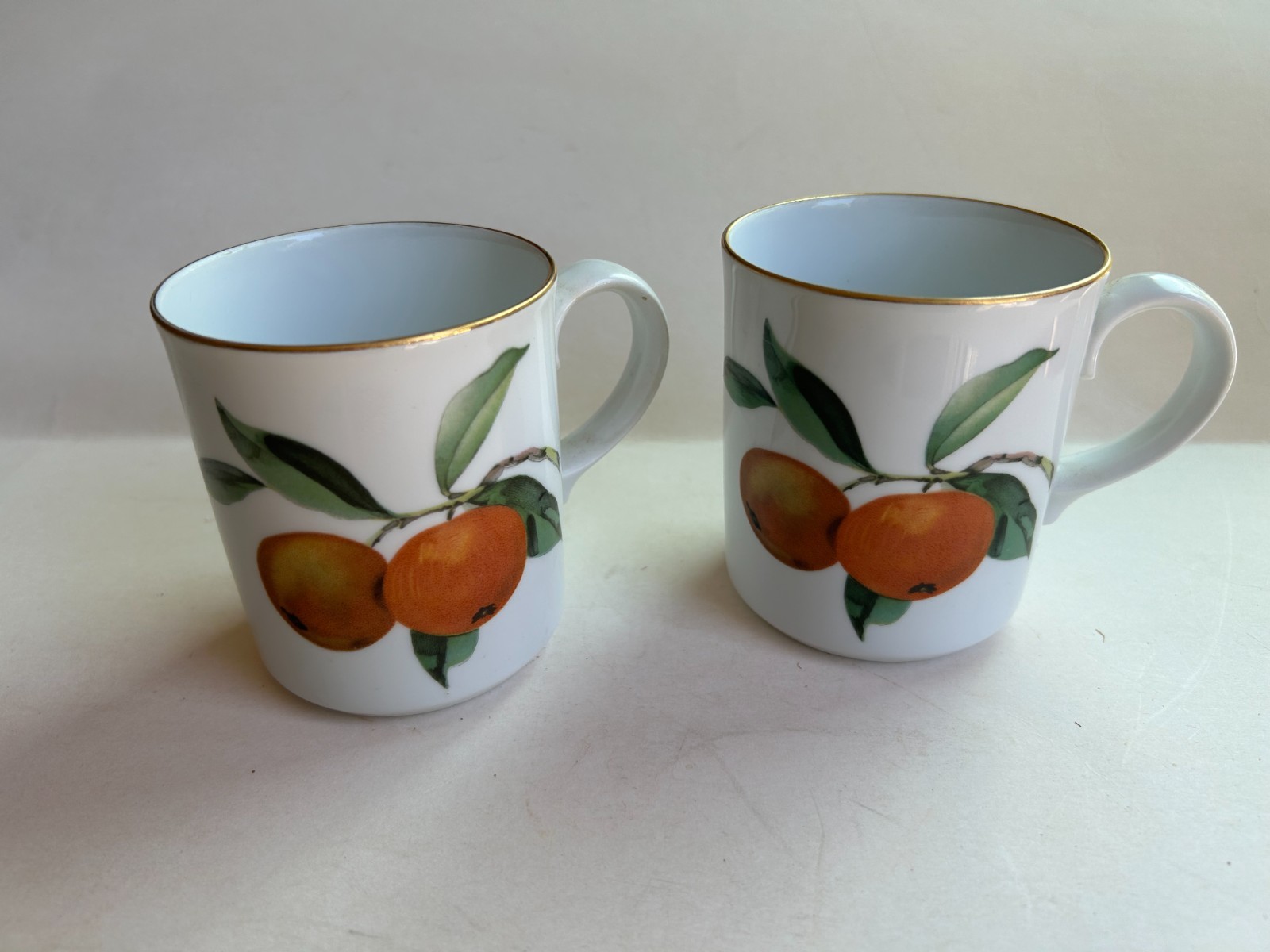 Set of 2 Vintage Royal Worcester Evesham Gold Mugs 3.5″ H Peach & Black Currant