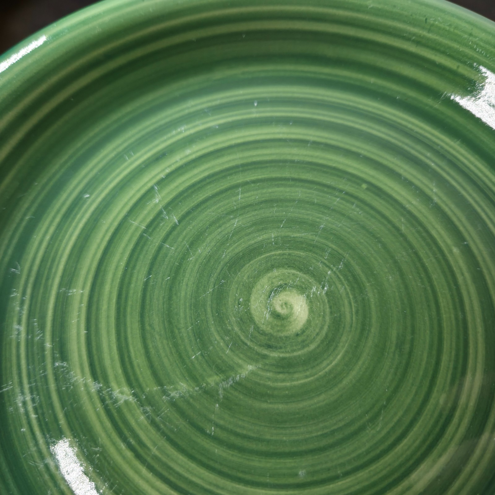 HOLIDAY Set of 4 Brylane Home Pottery Green Swirl Salad Appetizer Plates 7 1/4″