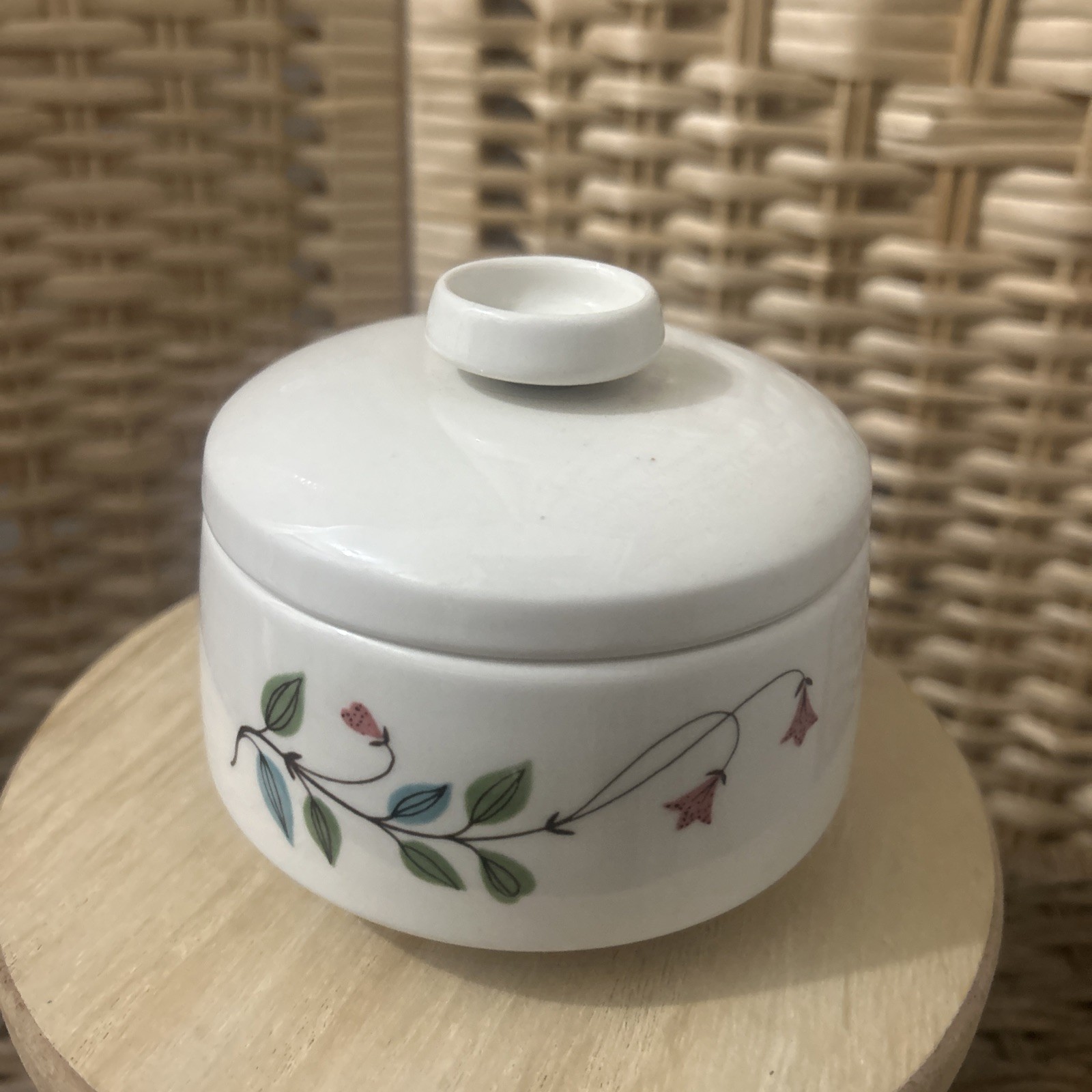 VTG Franciscan WINSOME Floral Flowers Leaves 2 1/8″ Sugar Bowl & Lid Made in USA