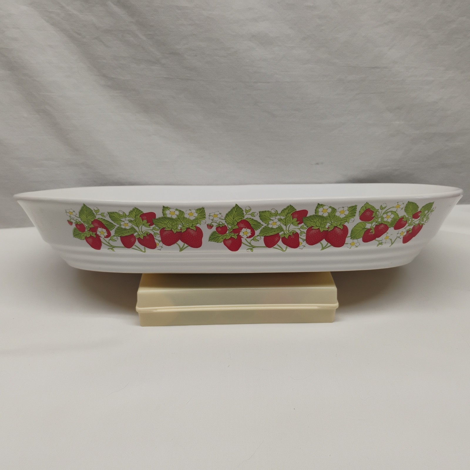 Action Vintage Strawberry Stoneware Divided Platter Ovenware CottageCore Japan