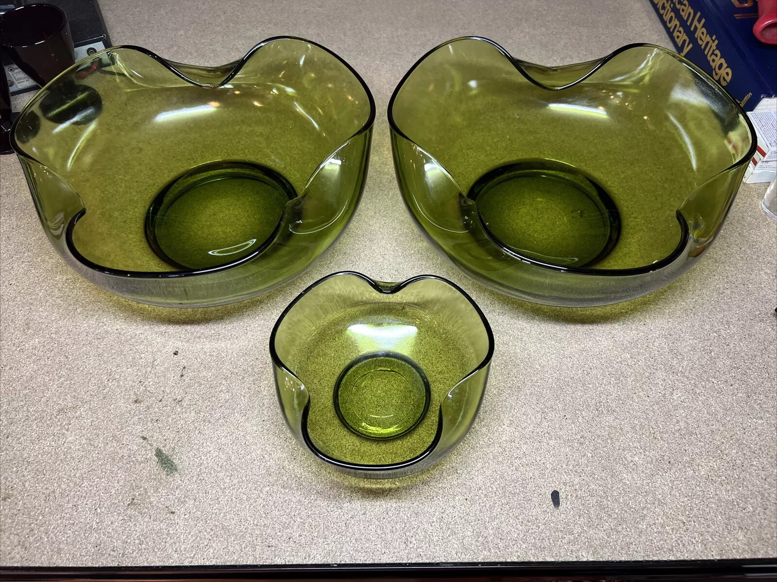 SET OF 3 Anchor Hocking Green Glass Pinched Sides Decorative Bowl NO CHIPS!