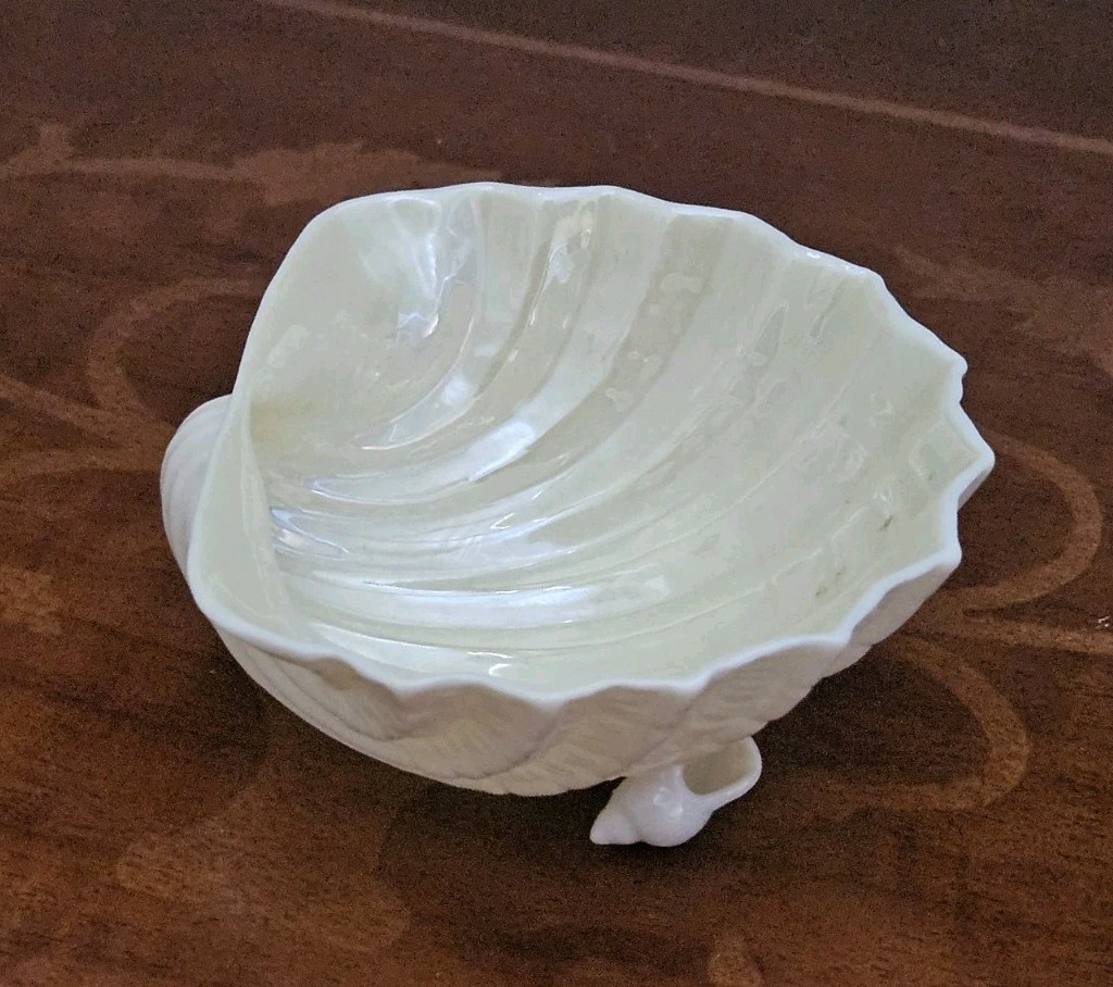 ESTATE ANTIQUE VINTAGE BELLEEK NEPTUNE PORCELAIN CORAL SHELL SERVING SUGAR BOWL