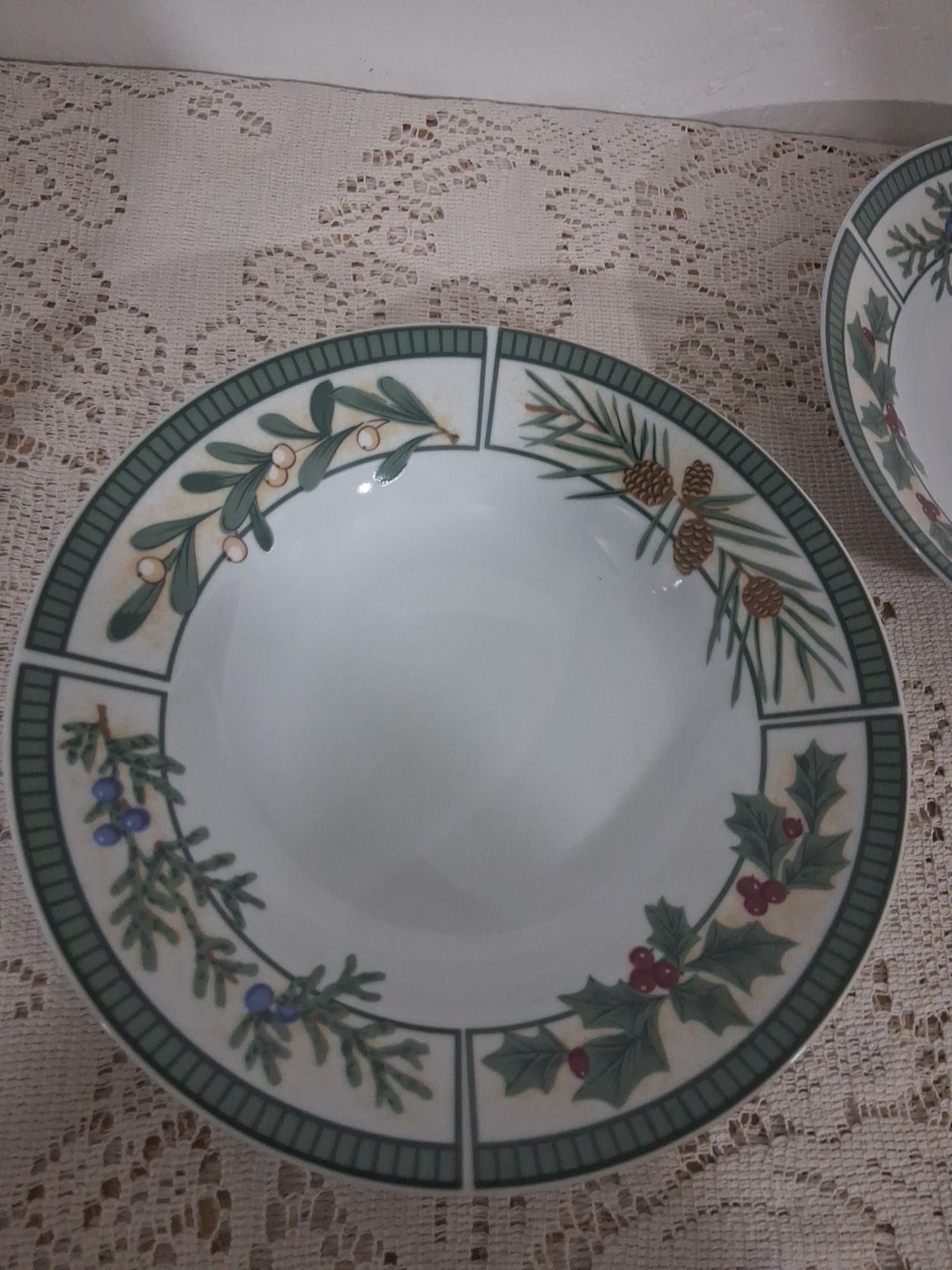 2 Fairfield Wintergreen Fine China Replacement Dinner Plates 10.25″ Pine Juniper