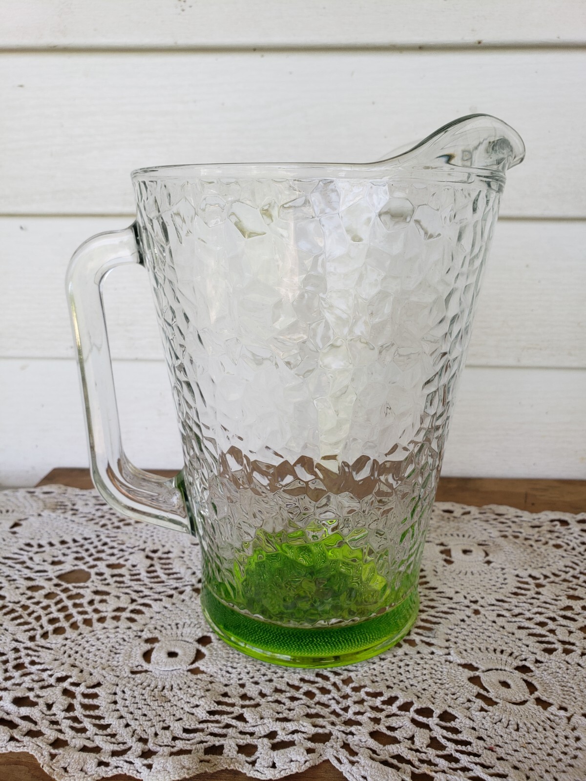 VINTAGE CRISA LARGE 8.75″ CLEAR LIME GREEN HAMMERED GLASS PITCHER SQUARE HANDLE